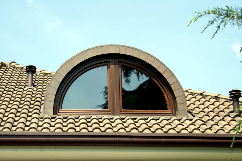 finestra-legno-ad-arco