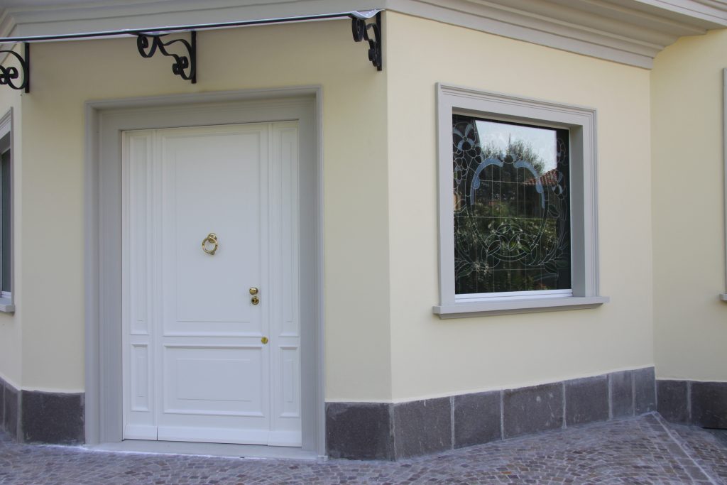 porta-blindata-legno-bianco-villa-senago