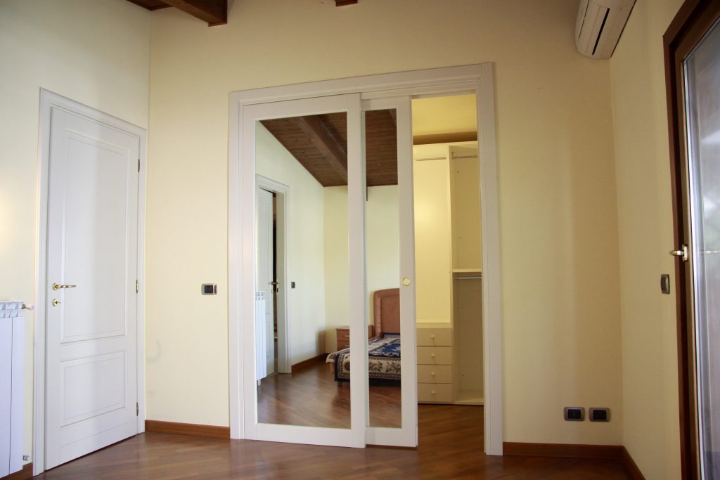 porte-scorrevoli-a-specchio-legno