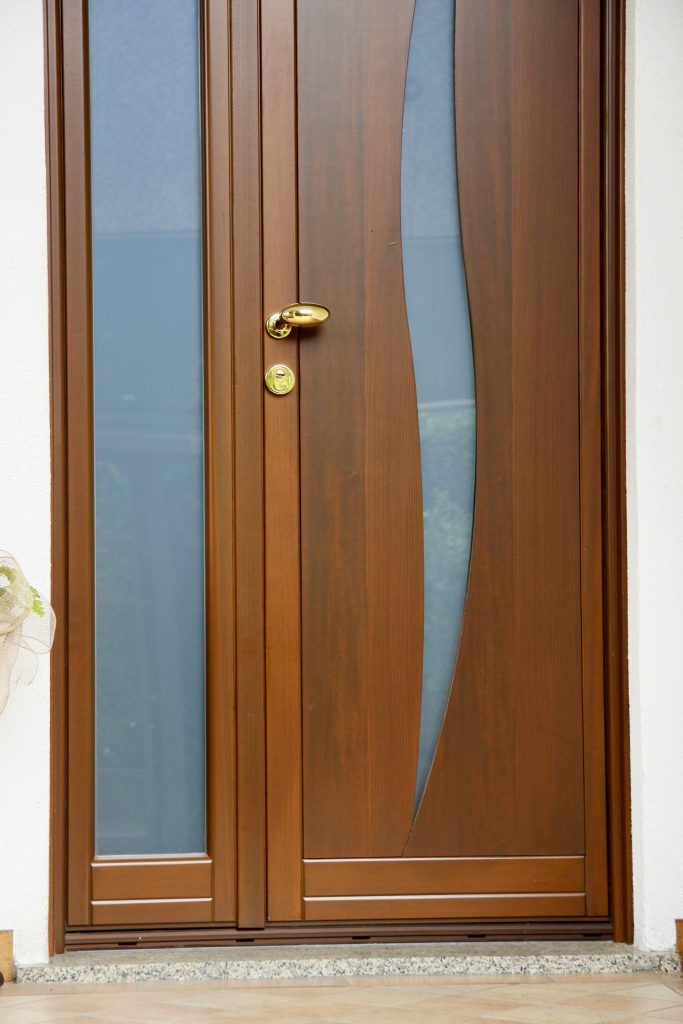 portoncino-ingresso-legno-vetro