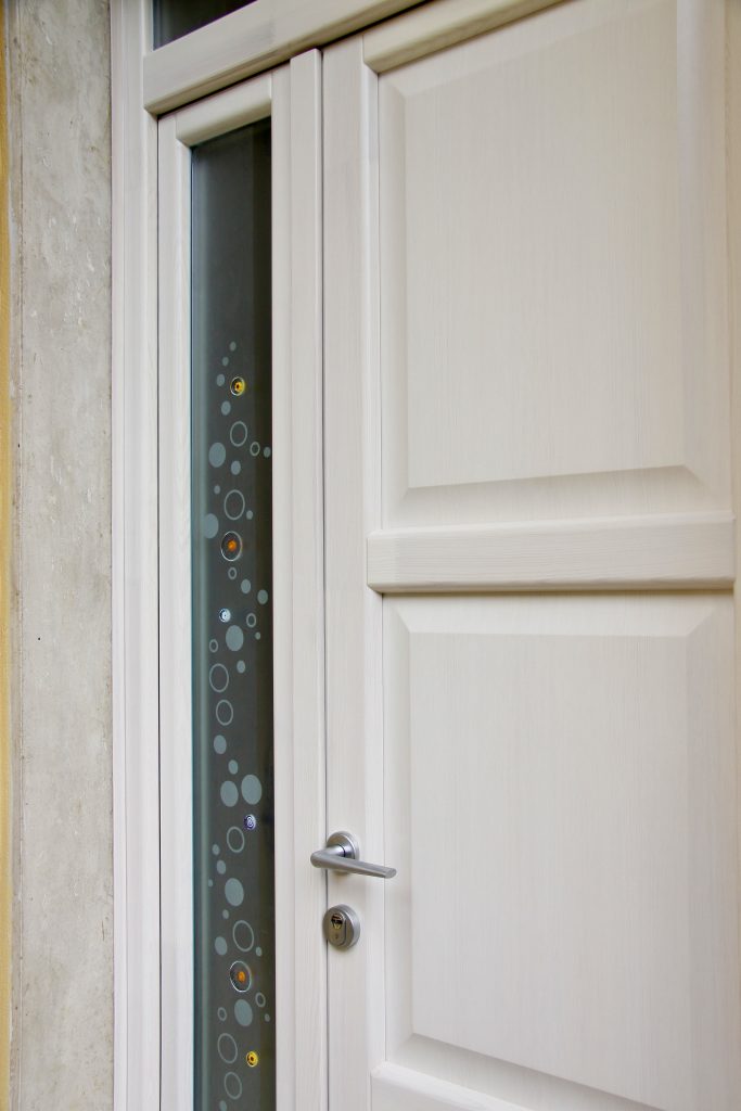 portoncino-ingresso-vetro-decorativo