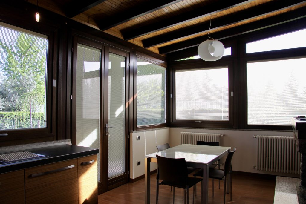 serramenti-chiusura-veranda-legno-alluminio