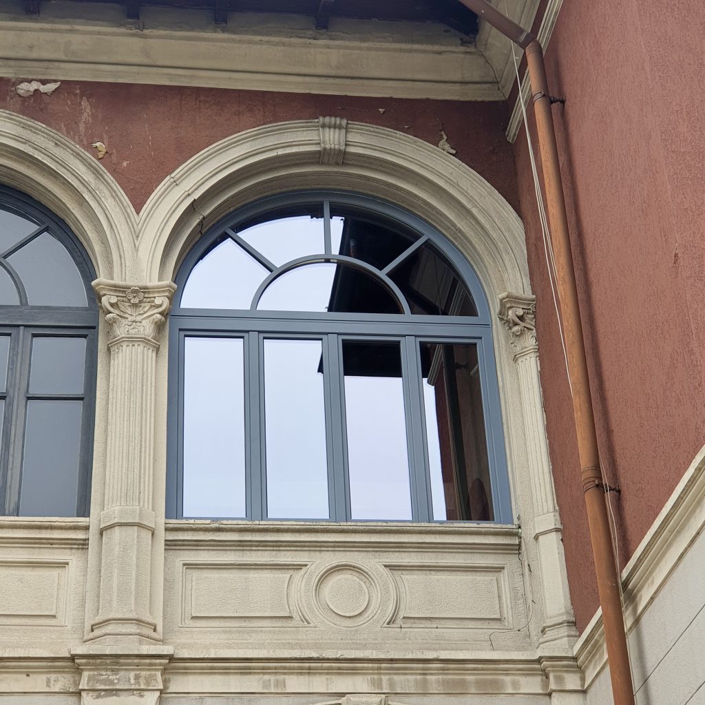 serramenti-su-misura-arco-edificio-storico-brianza